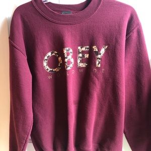 OBEY crewneck sweatshirt